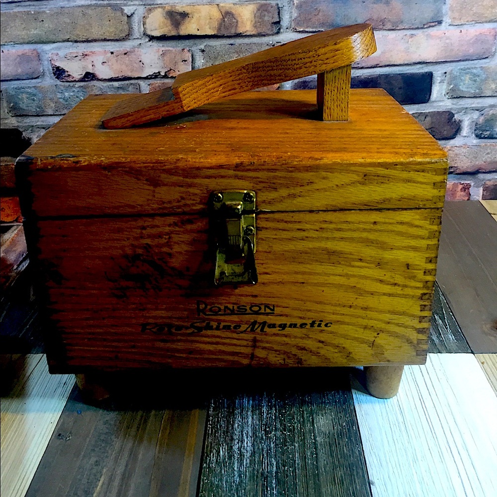 Vintage Ronson Roto-Shine Magnetic Shoe Polisher